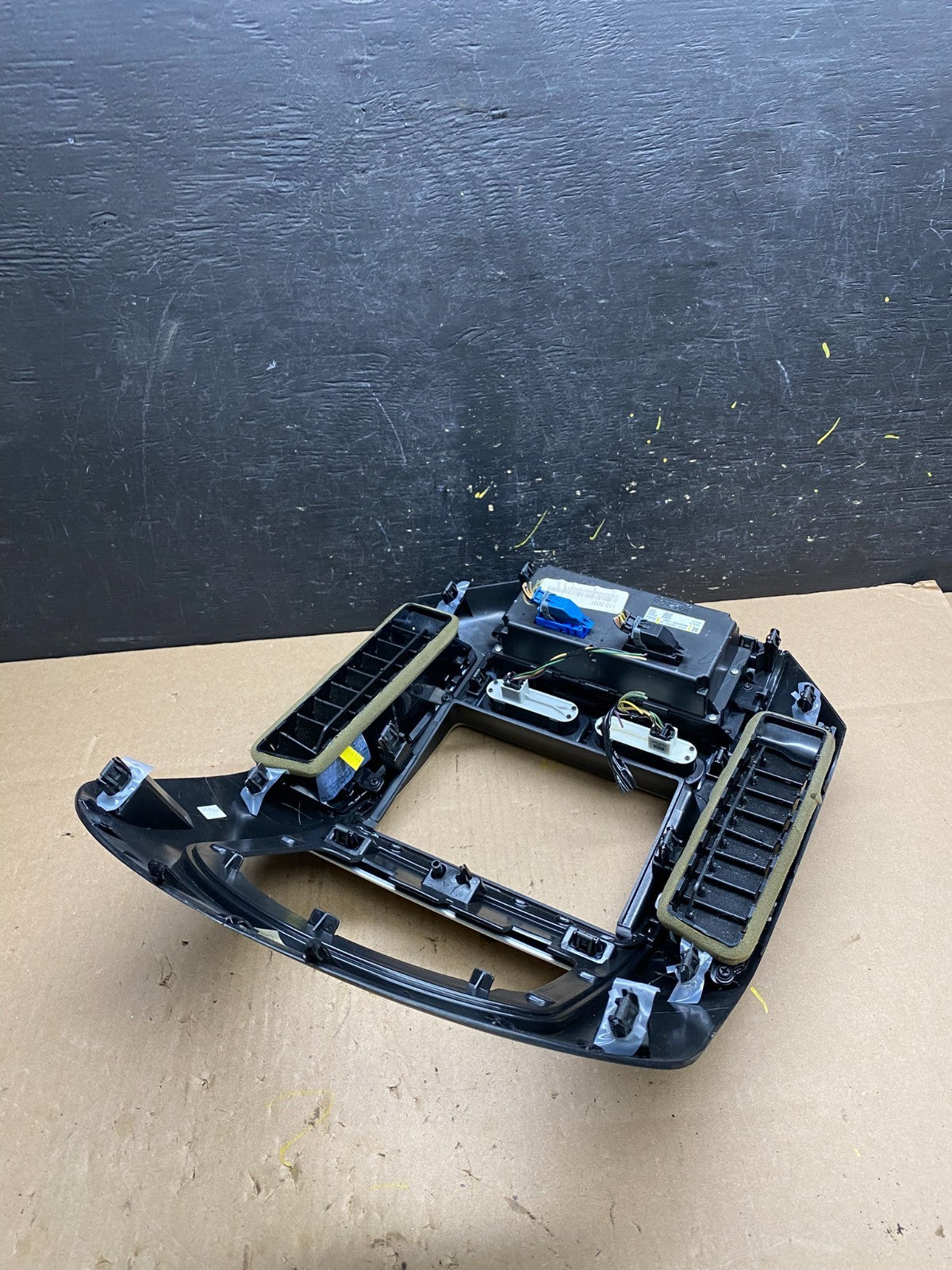 2007 - 2010 Ford Edge Heater Climate Control Radio Control Dash Bezel T4569 DG4
