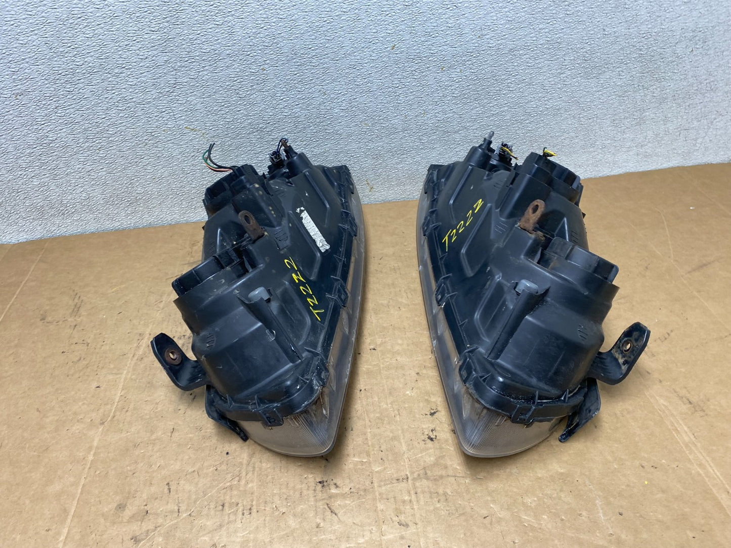 2004 2005 2006 Hyundai Elantra Left+Right Set Halogen Headlights T2222 DW11