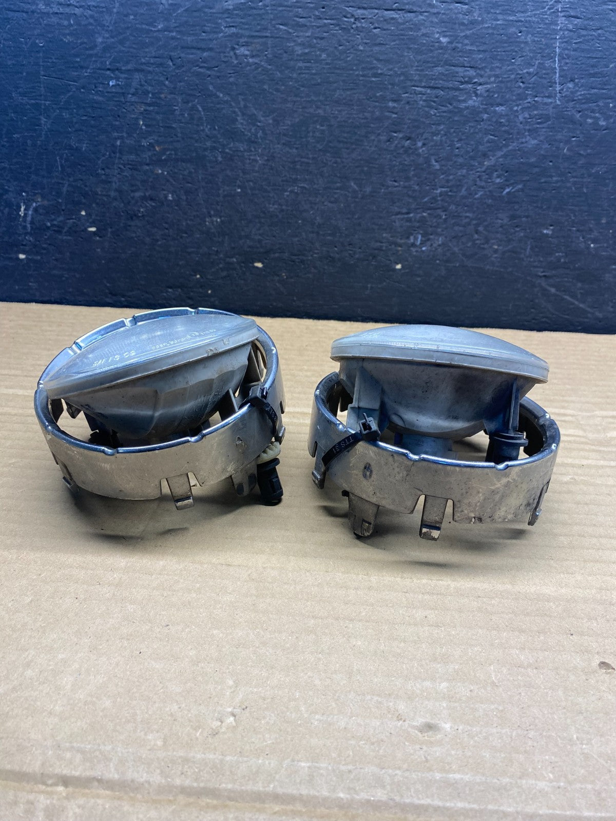 2013 to 2016 GMC Acadia Right+Left Fog Light AE6195 DG2
