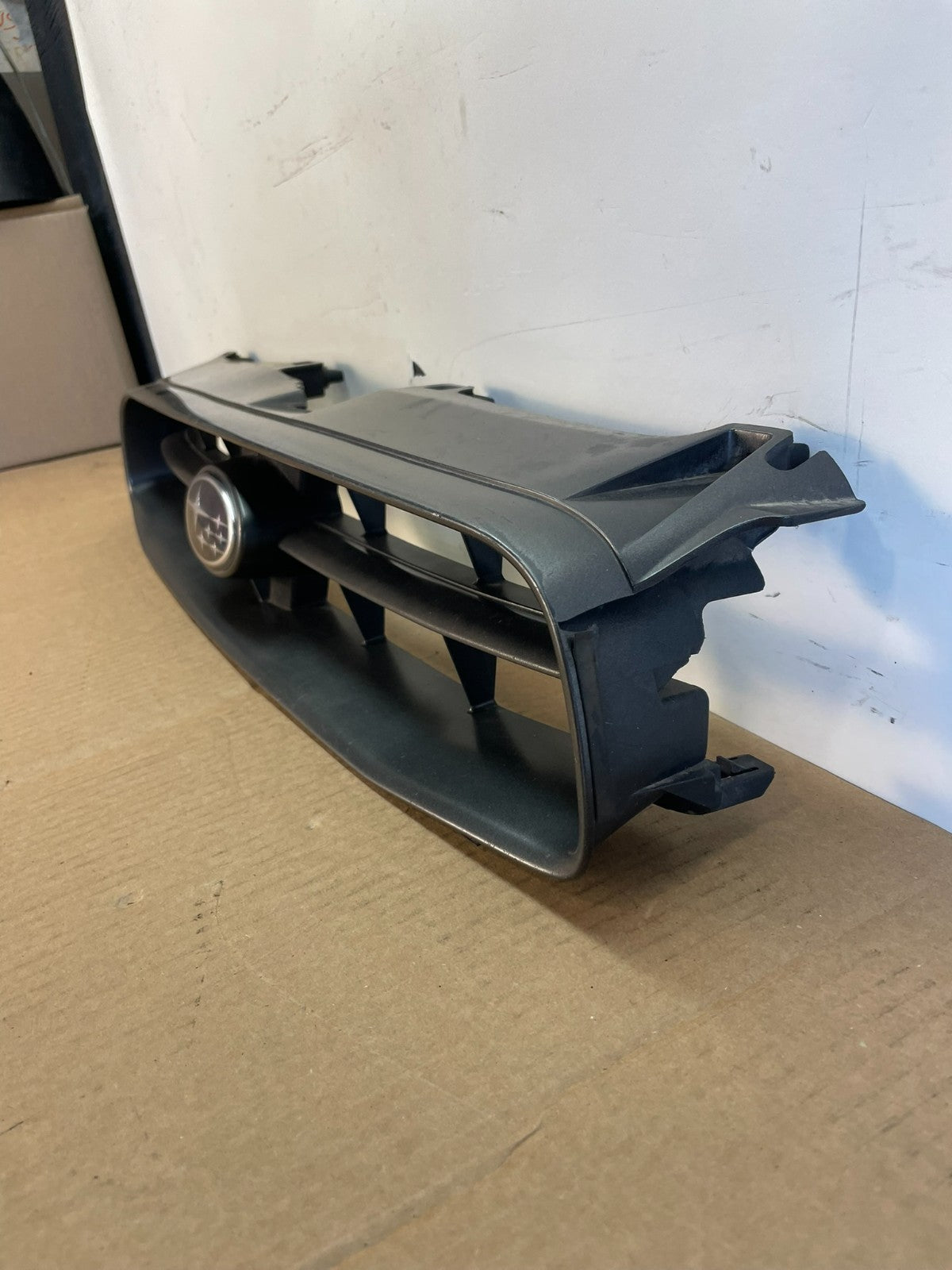 2004 to 2005 Subaru Impreza Front Upper Grille Grill Black AH0094 DG1