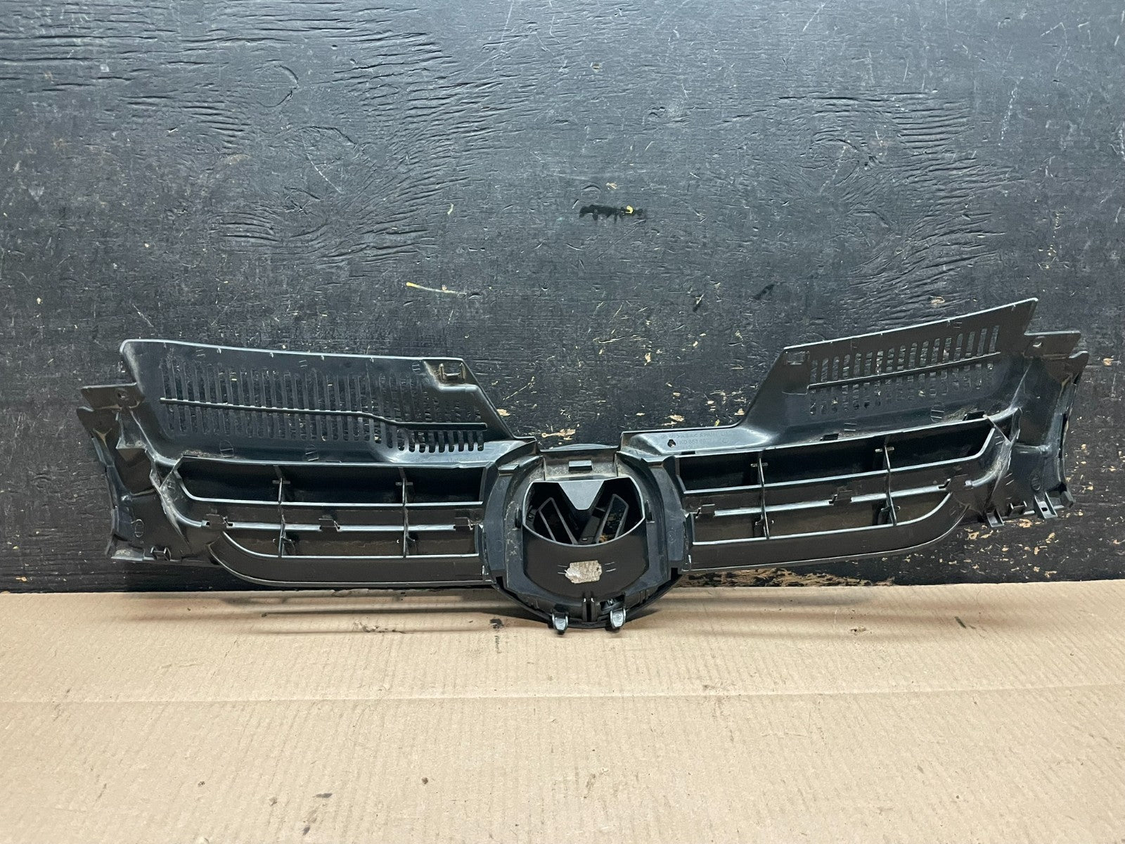 2004 to 2009 Volkswagen Golf MK5 Front Bumper Grill Grille 1k0853655 Z8418 DG7