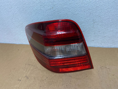 2009 to 2011 Mercedes ML350 ML-Class Left Driver Side Tail Light AC8491 DW1