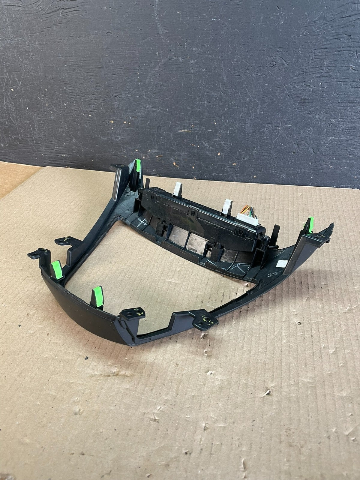 2011-2013 Hyundai Elantra Dash Radio Bezel Clock Display Trim ae3451 DG4