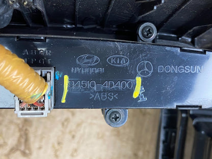 2006-2012 Hyundai Entourage Sedona Center Radio Clock Bezel Air Vent W3037  DG6