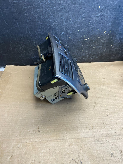 2004 to 2006 Lexus ES330 Es300 Radio Receiver Tape CD Air Vent AH3689 DG1