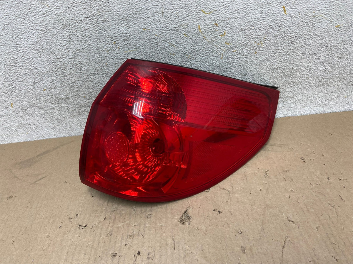 2006 - 2010 Toyota Sienna Right Passenger Side Tail Light AH7610 LK0