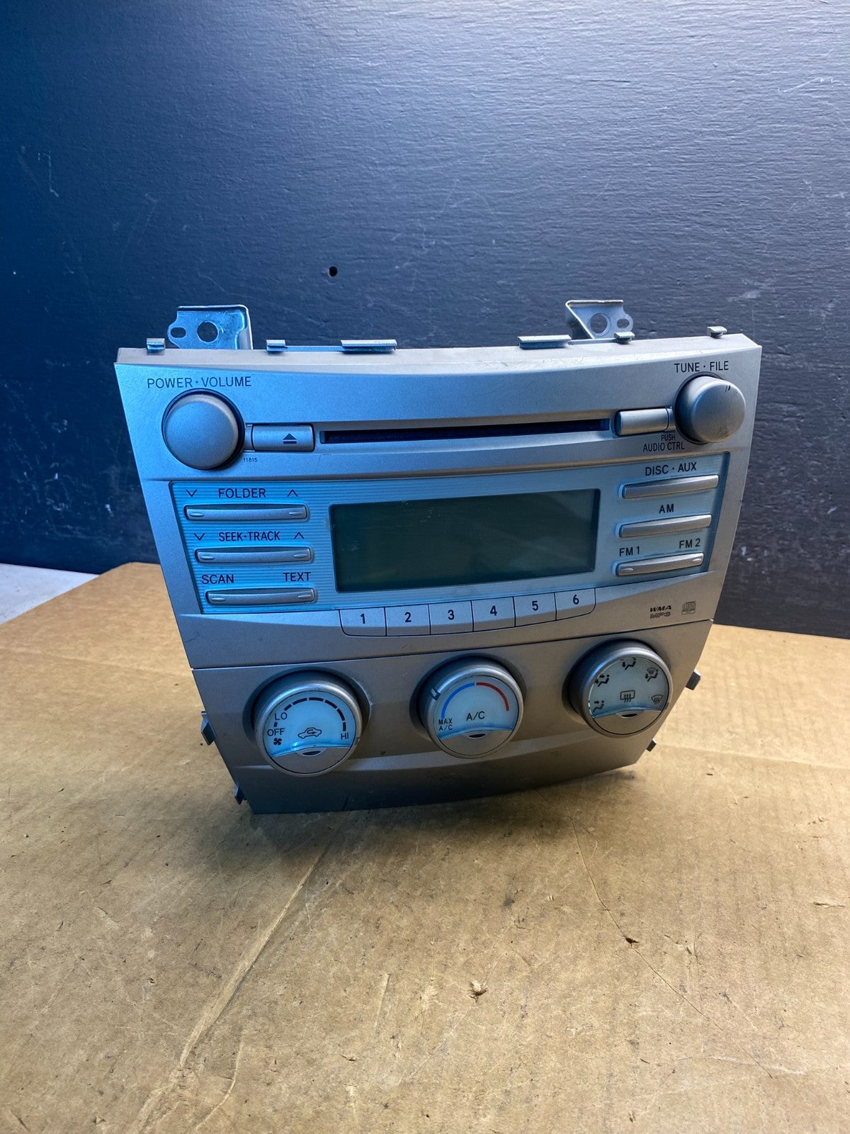 2007 to 2009 Toyota Camry Radio CD Player Climate Control Bezel ad3620 DG0