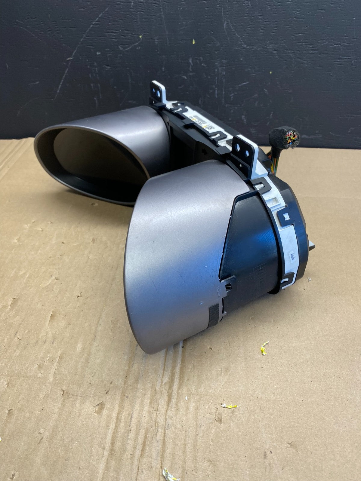 2013 to 2016 Hyundai Santa Fe Sport Speedometer Cluster Gauge OEM AB8771 DG2