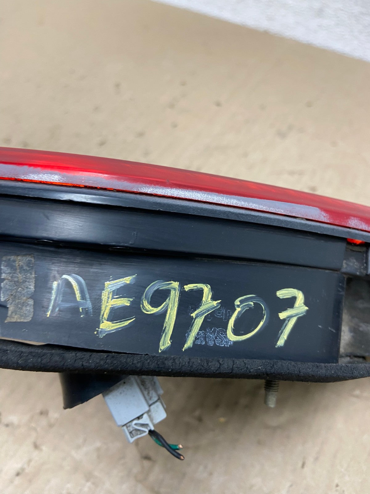 1998 to 2000 Honda Accord Right Passenger Side Inner Tail Light AE9707 LK6