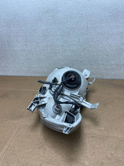 2008-2010 Toyota Highlander Hybrid Right Passenger Blue Headlight Y5636 DG5