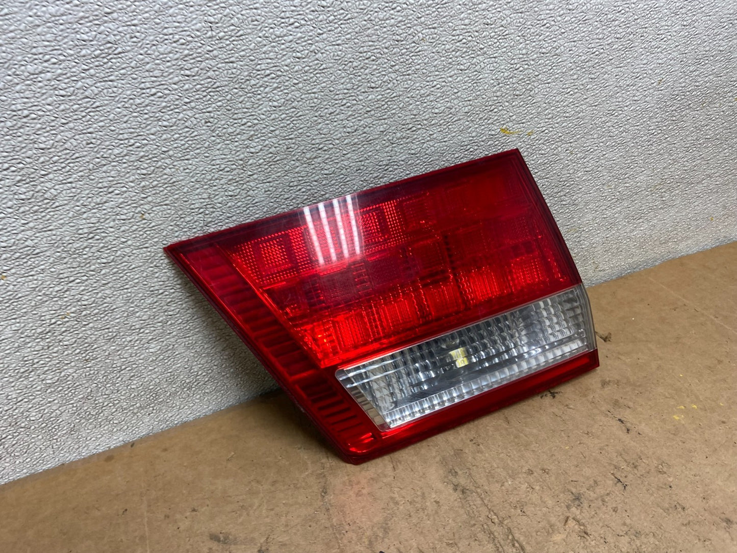 2005 2006 2007 Honda Odyssey Inner Left Driver Lh Tail Light X8886 PS2