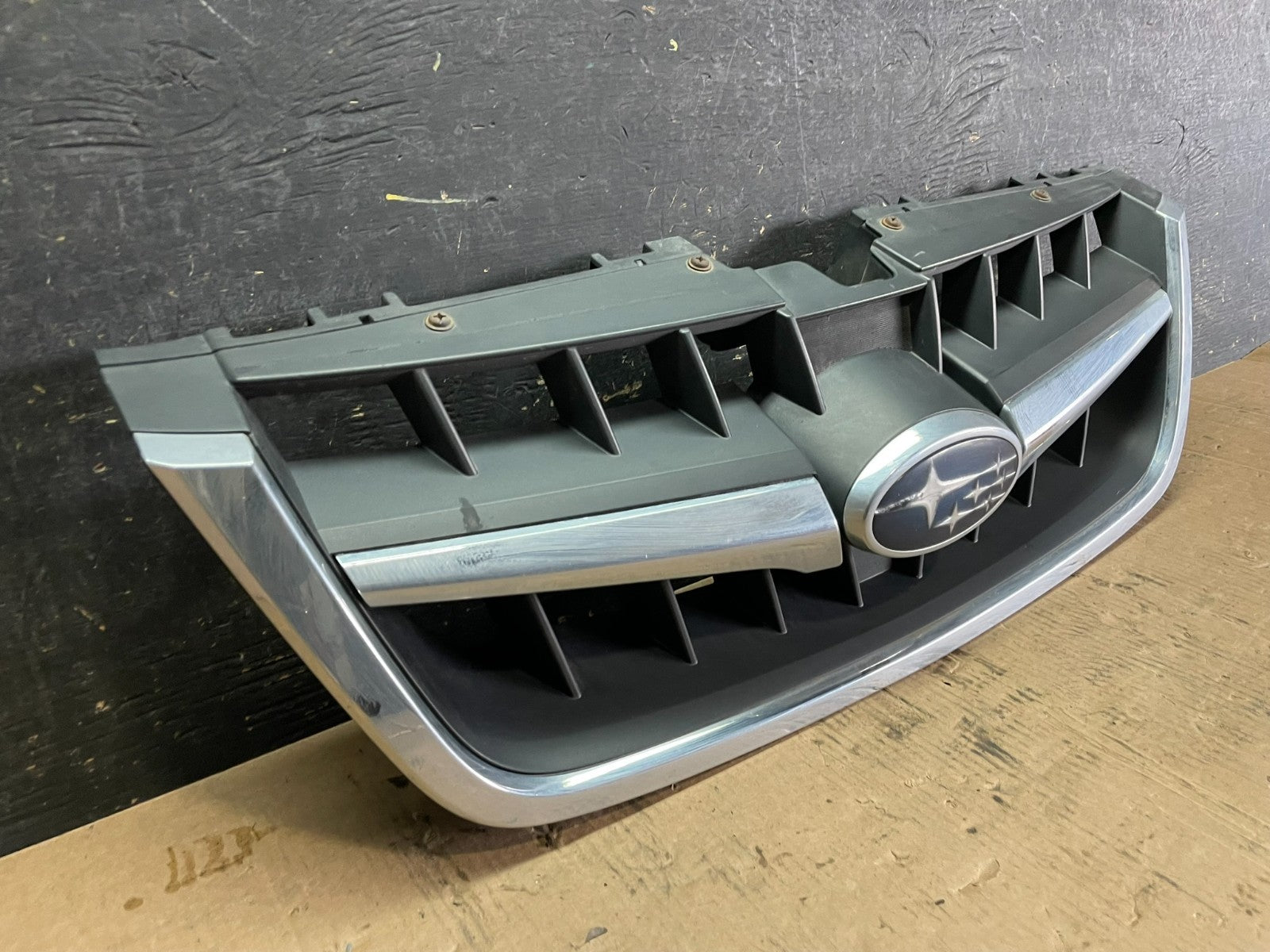 2008 to 2009 Subaru Legacy Front Upper Grille Grill OEM Z5919 DG1