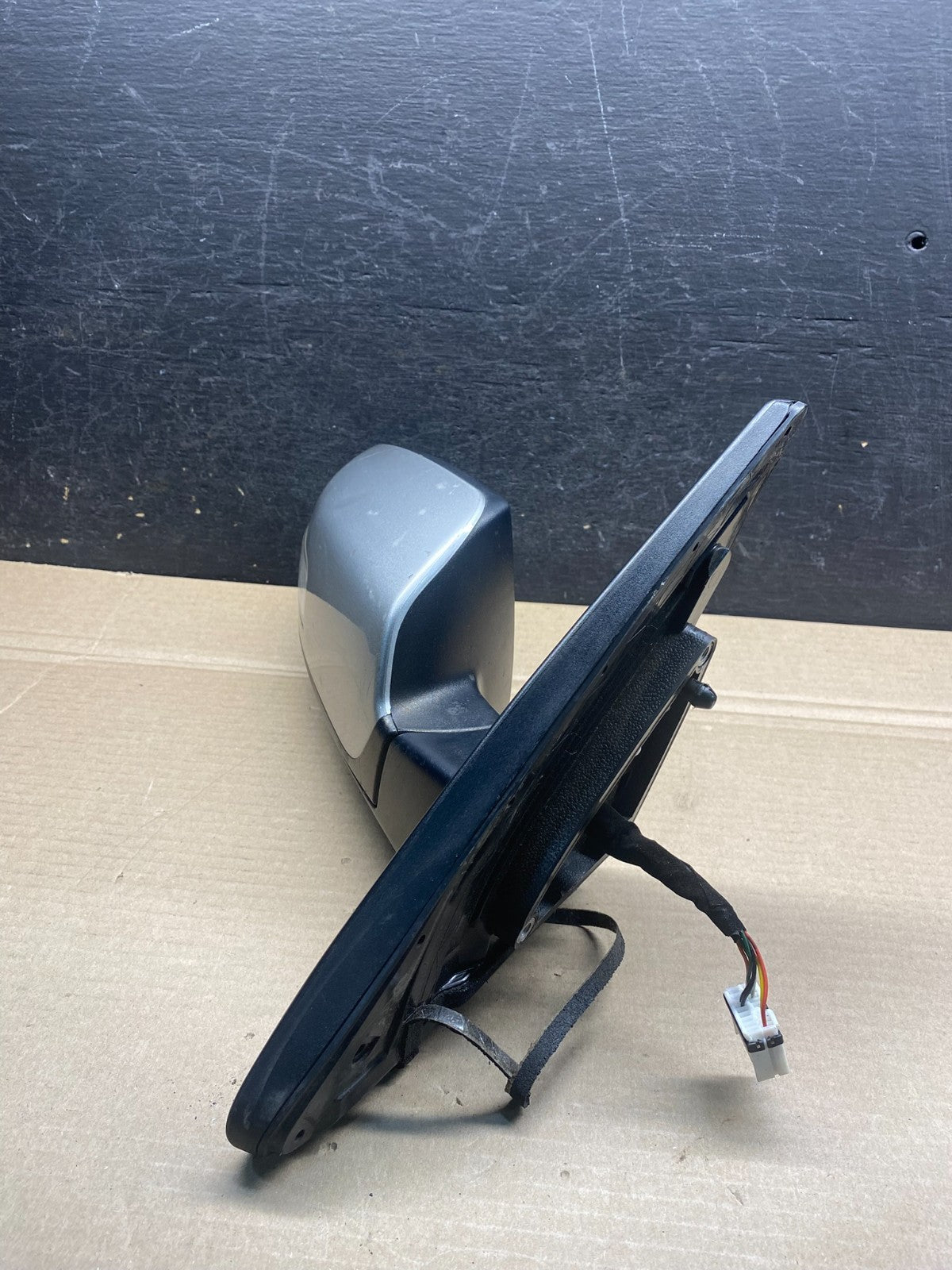 2011 to 2015 Kia Sorento Right Passenger Door Mirror Turn Signal ah7580 DG2