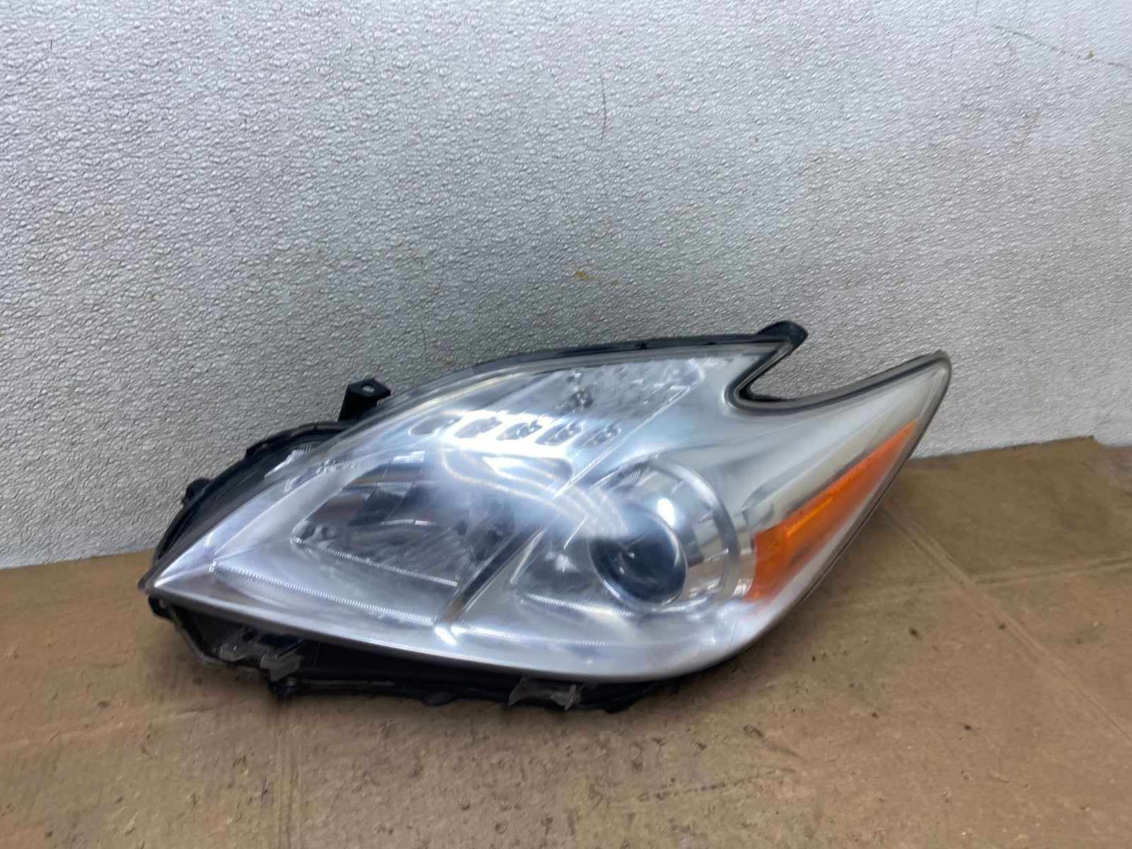 2010 - 2011 Toyota Prius Left Driver LH Halogen Headlight Oem Y7069 DW0