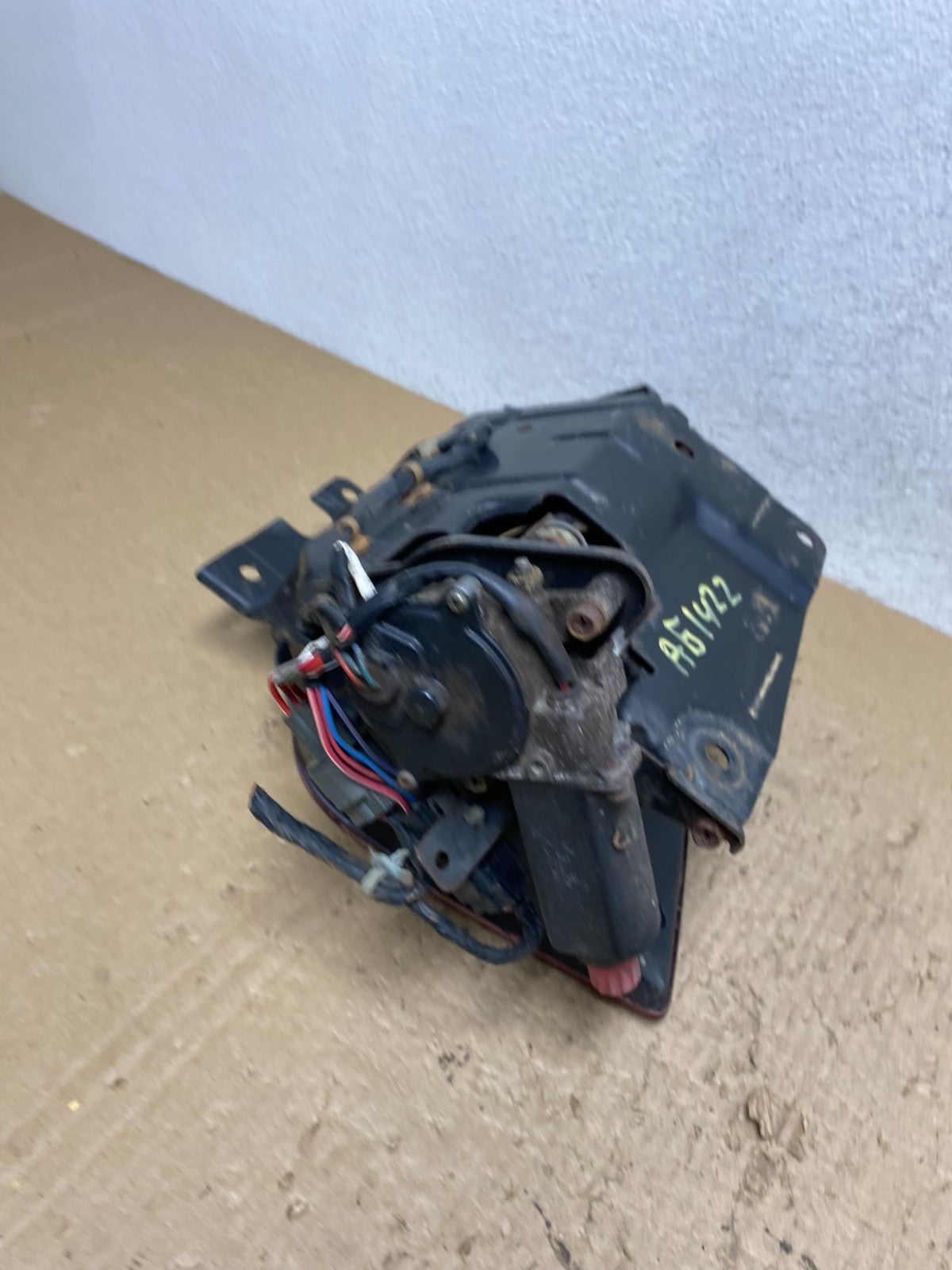 1991 to 1993 Mitsubishi 3000GT Right Passenger Headlight W Motor AG1422 DG9