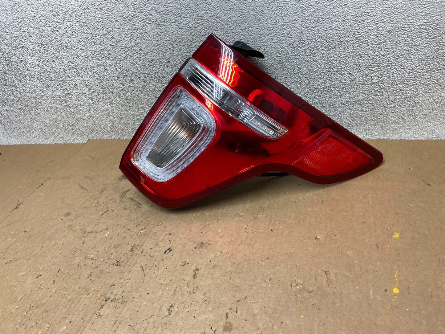 2011-2015 Ford Explorer Police Package Right Passenger Side Tail light Z7967 DW1