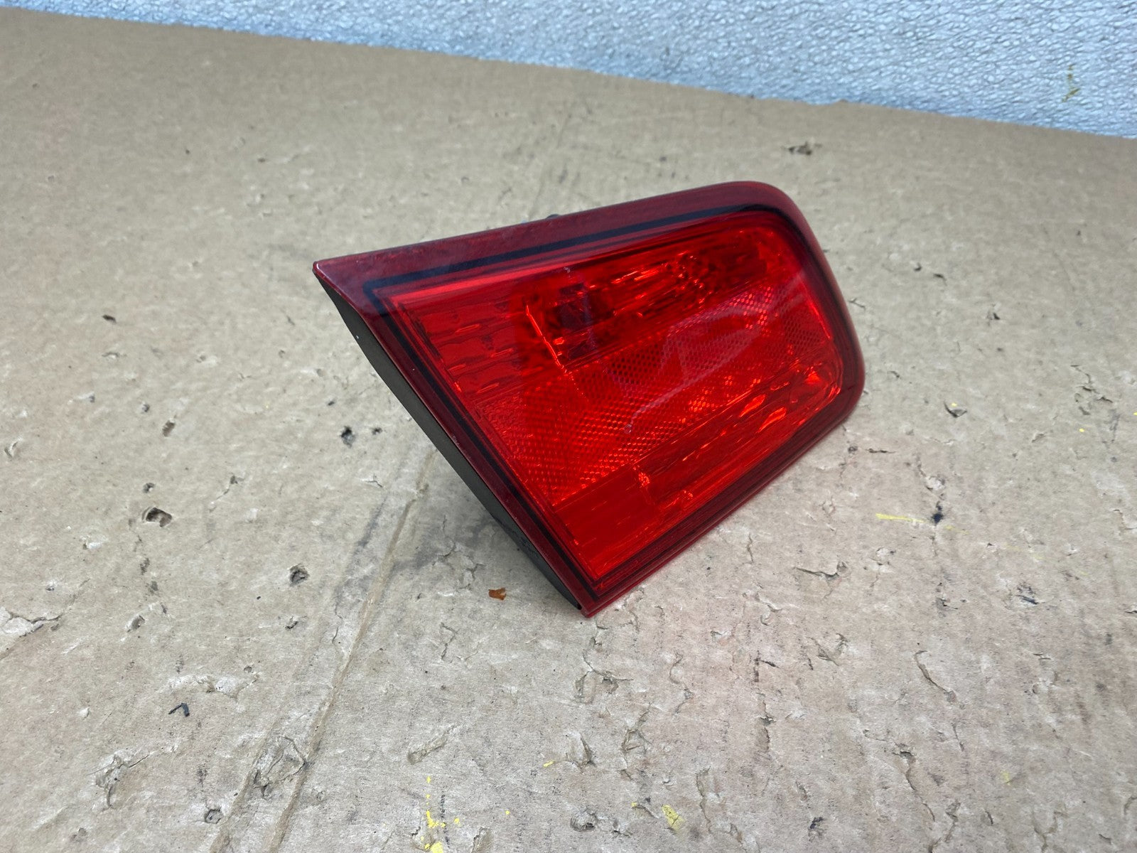 2010-2014 Subaru Legacy Left Driver Lh Side Tail Light Inner V0146 DW2