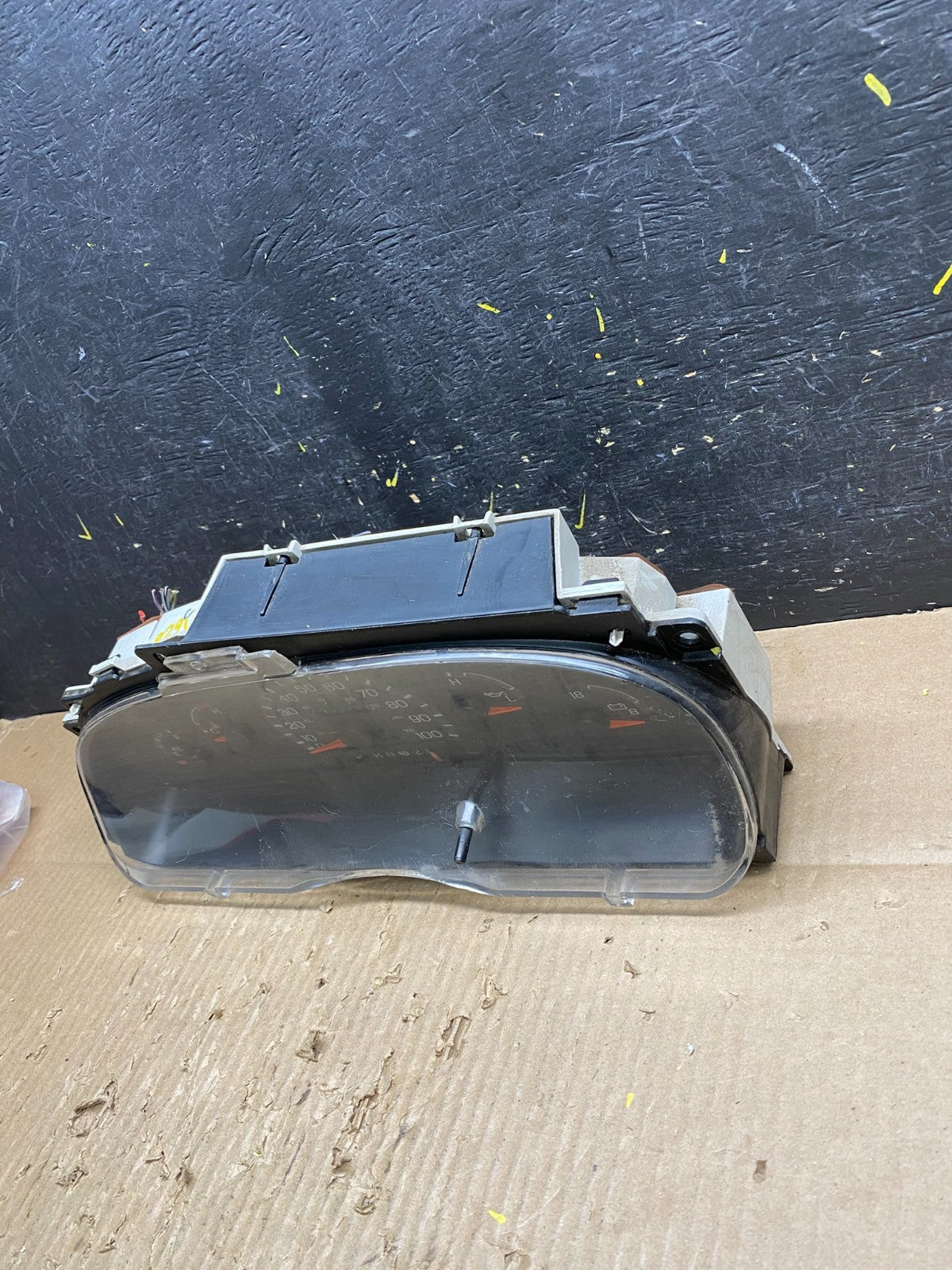 1997 to 2002 Ford Econoline E250 E350 Speedometer Instrument Cluster V1626 DG2