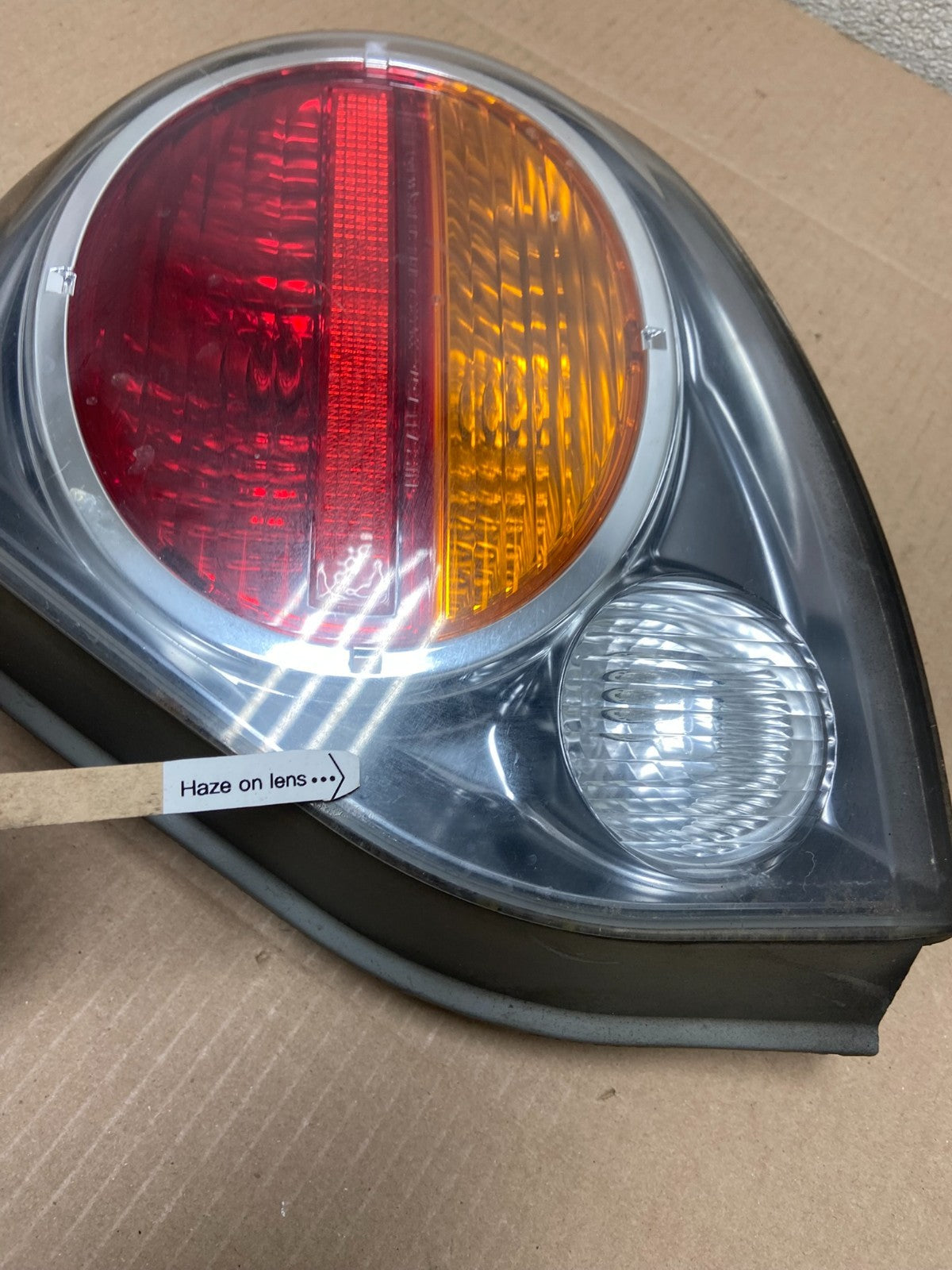 2002 2003 Nissan Maxima Right Passenger RH Side Tail Light Z3833 DW4