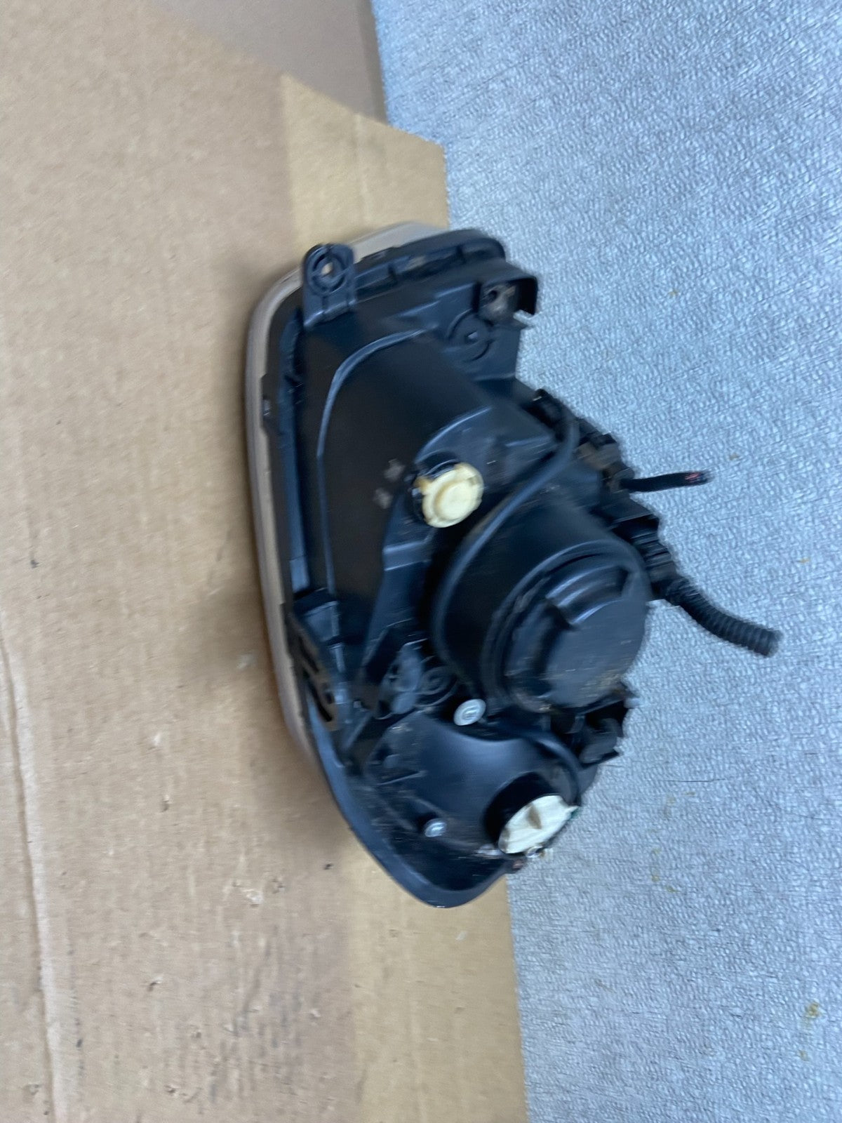 2003-2004 Kia Optima Left Driver LH Side Headlight Halogen AB5119   DG5