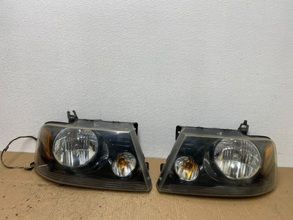 2004 to 2008 Ford F-150 F150 Left+Right Halogen Headlights AC0152 DW0
