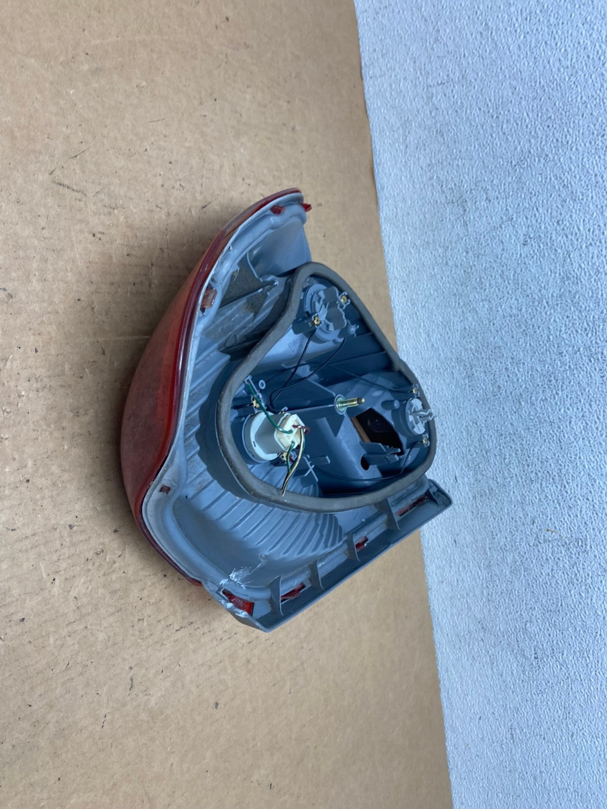 2000 to 2002 Toyota Echo Left Driver LH Side Tail Light AD4737 LK5