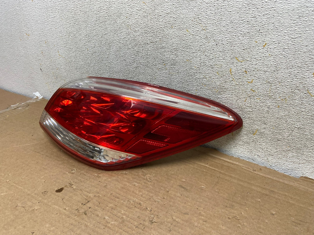 2011 - 2014 Nissan Murano Right Passenger Side RH Tail Light AH8971 LK2