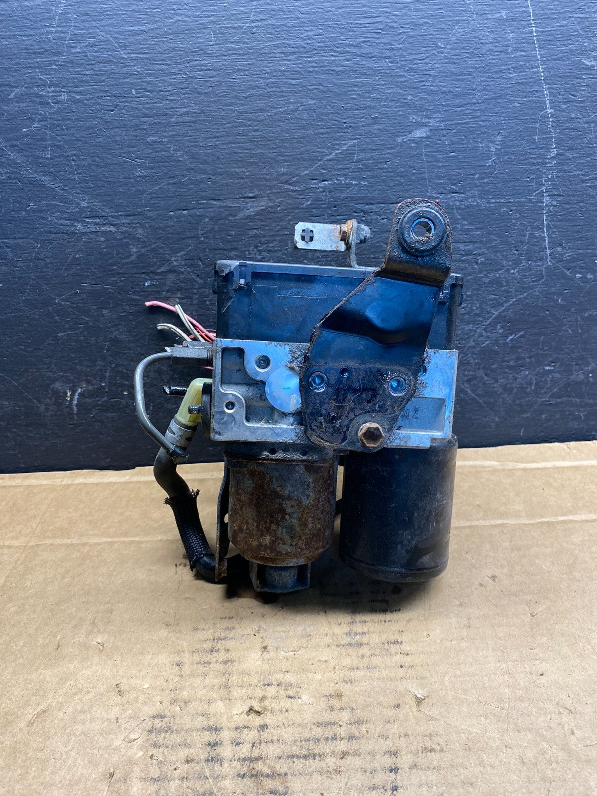 2004 - 2009 Toyota Prius ABS Brake Pump Anti Lock Module ad7588 DG2