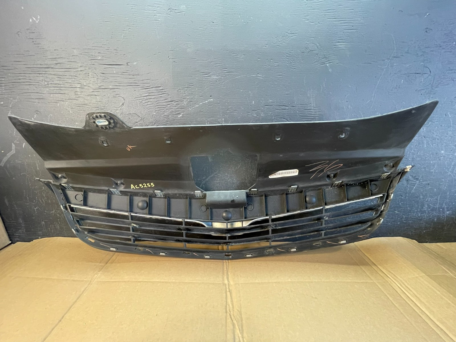 2008 2009 Saturn Aura Front Upper Grille Grill AC5255 DG4