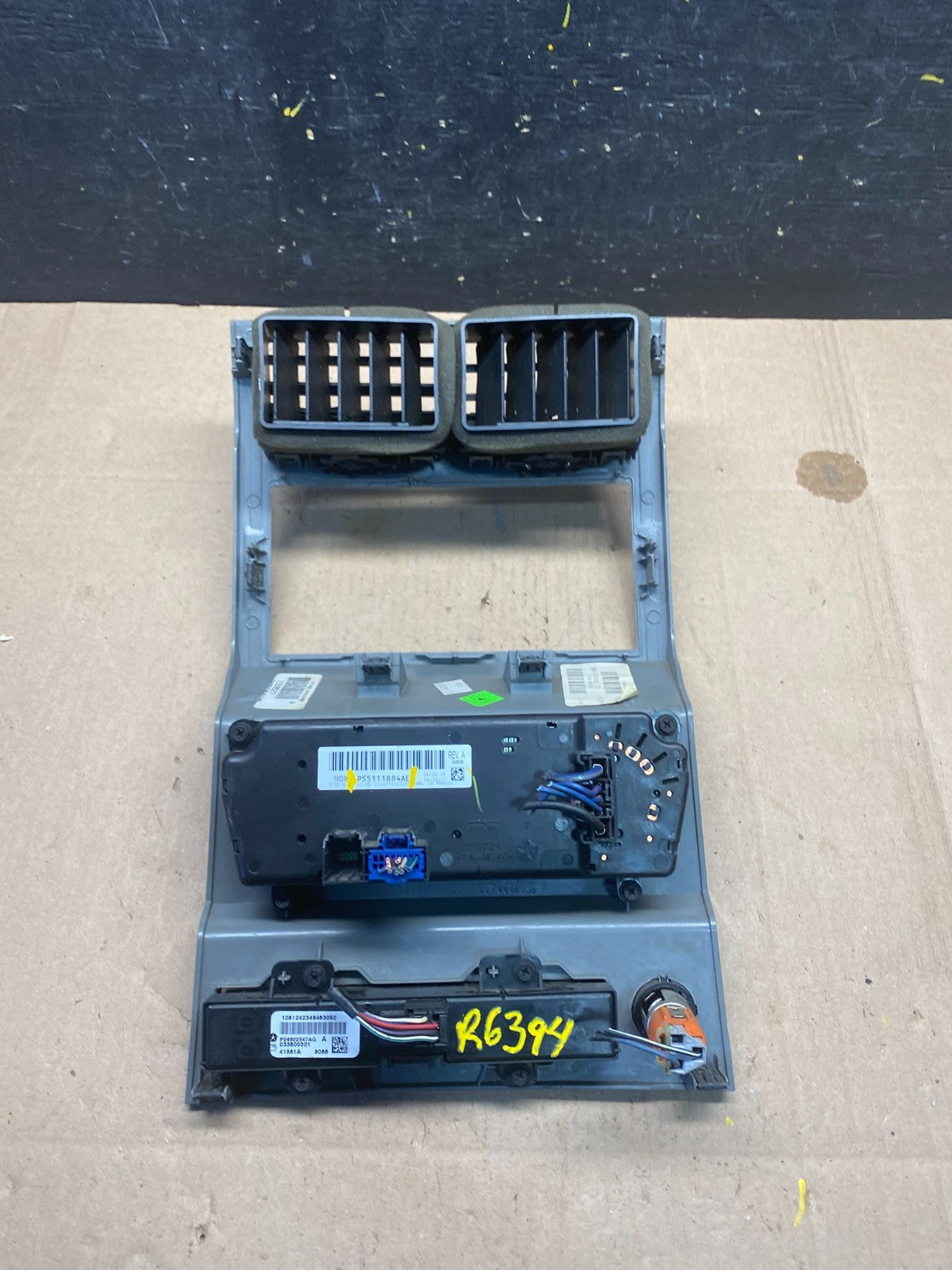 2007 to 2012 Dodge Nitro Dash Climate Temperature Control Radio Bezel R6394 DG5