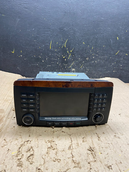 2009-2013 Mercedes W251 R350 Head Command Navigation Radio 6 CD Player X6419 DG0
