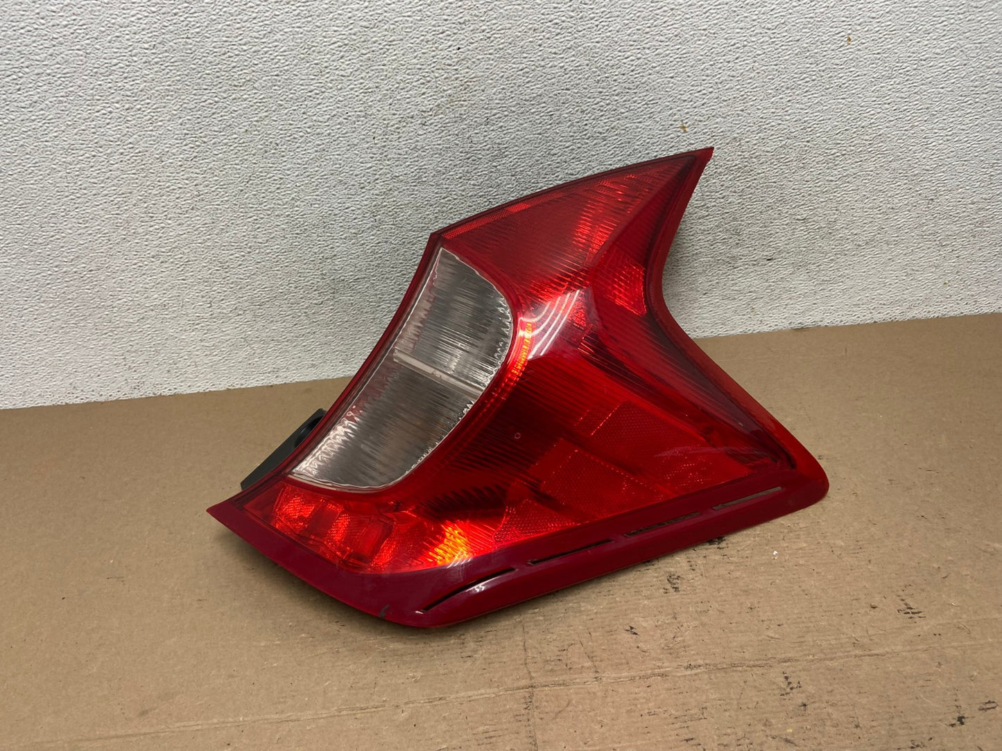 2014 - 2019 Nissan Versa Note Hatchback Right Passenger Tail Light AF4728 LK0