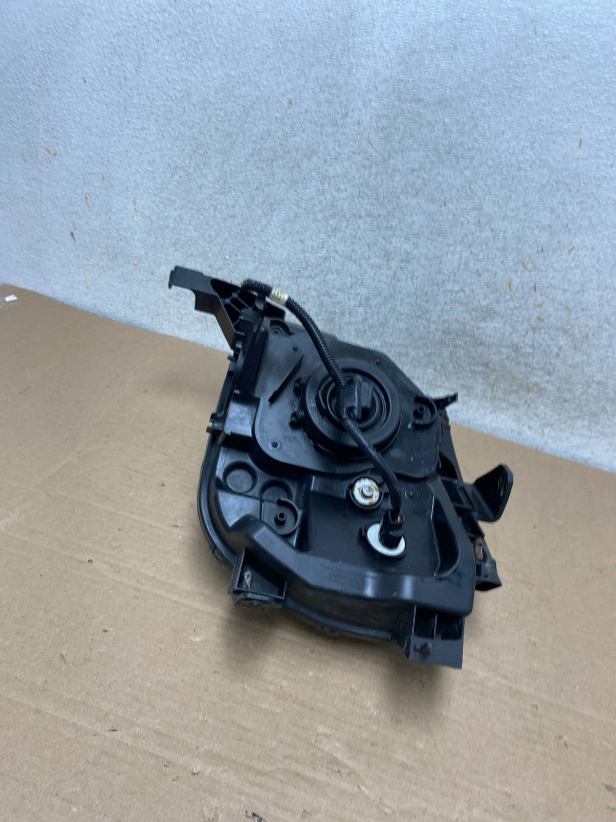 2003 to 2006 Honda Element Right Passenger Rh Side Headlight AH9424 DW6