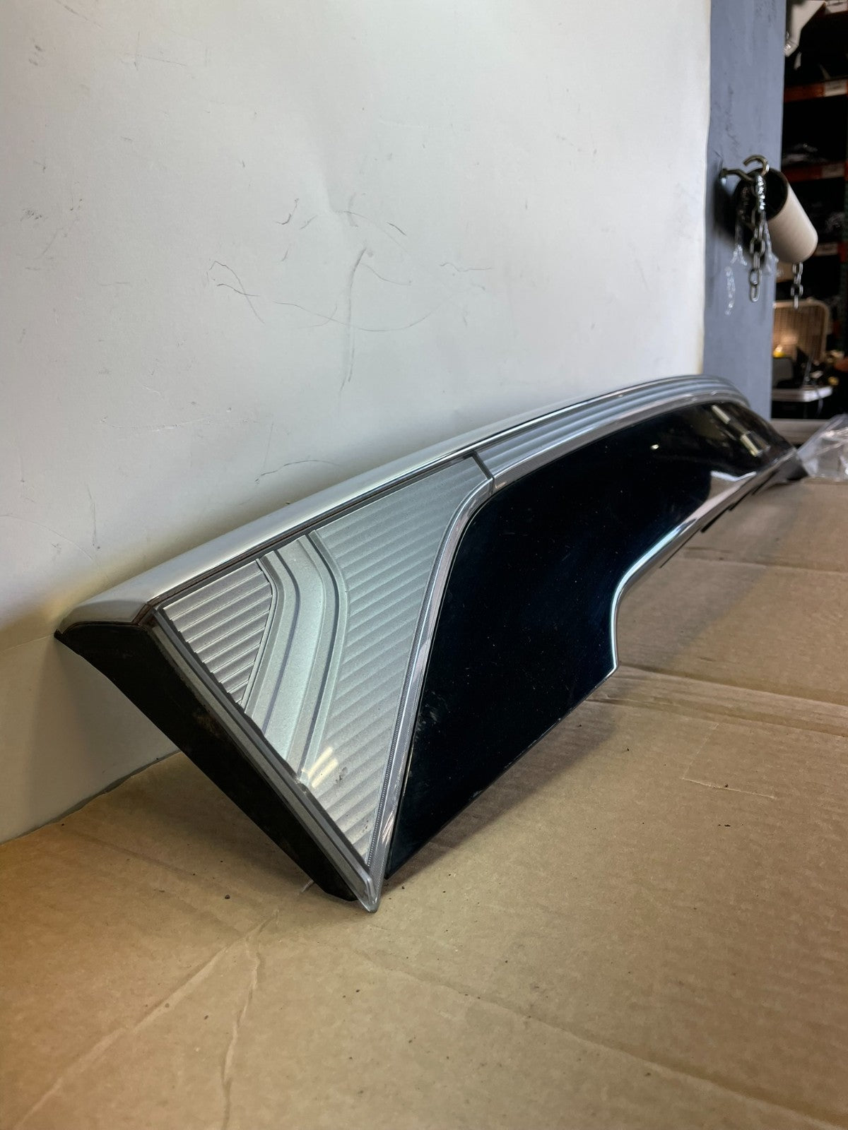 2014-2015 Mitsubishi Outlander Trunk Tailgate Liftgate Center Panel AG3161 DG2