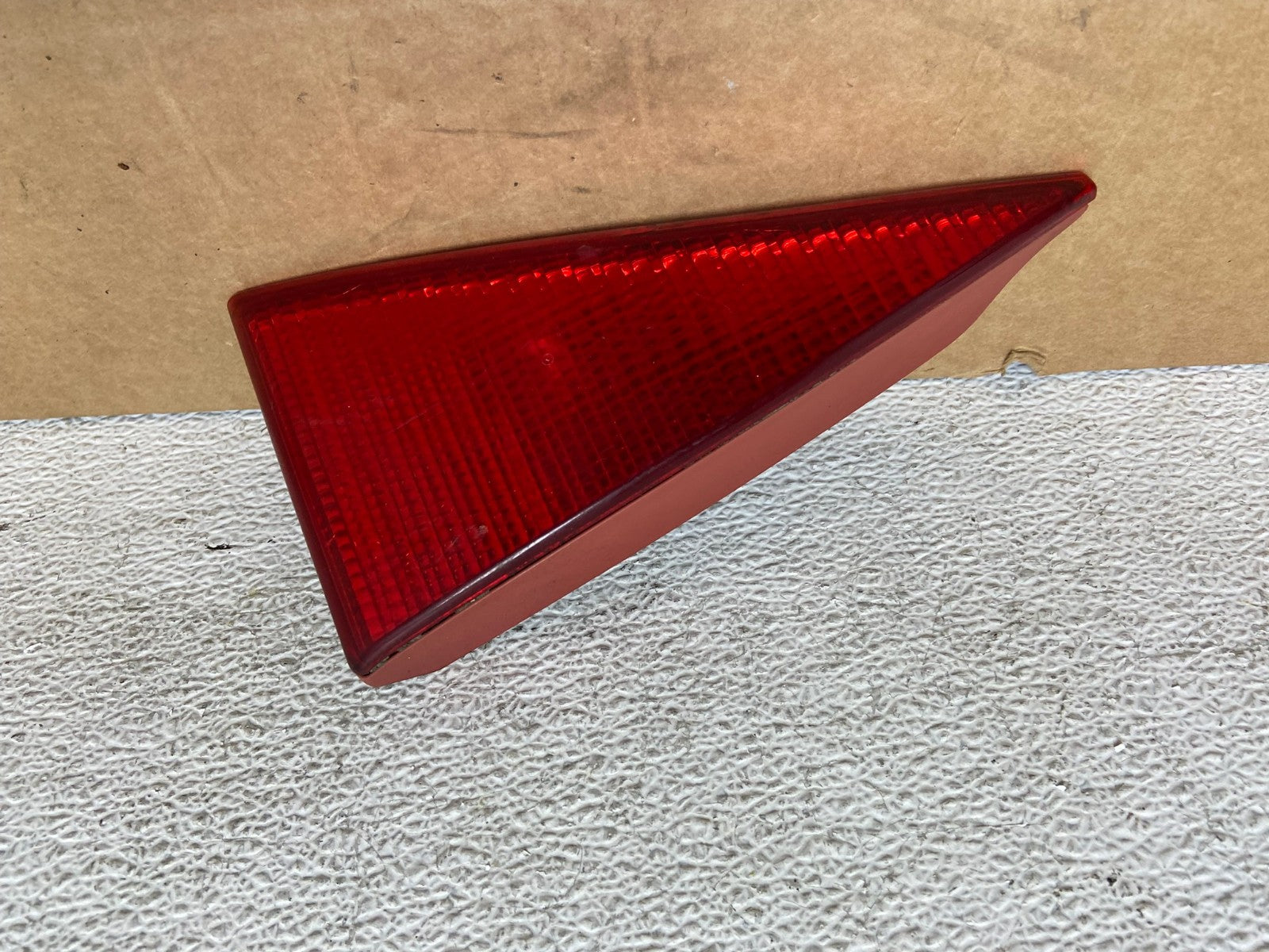2004-2005 Mitsubishi Endeavor Left Drivert LH Inner Tail Light AD6316 LK0