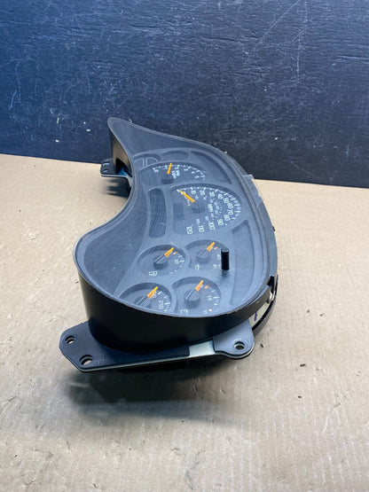 2003 to 2006 Chevrolet Silverado Speedometer Instrument Cluster AG1865 DG2