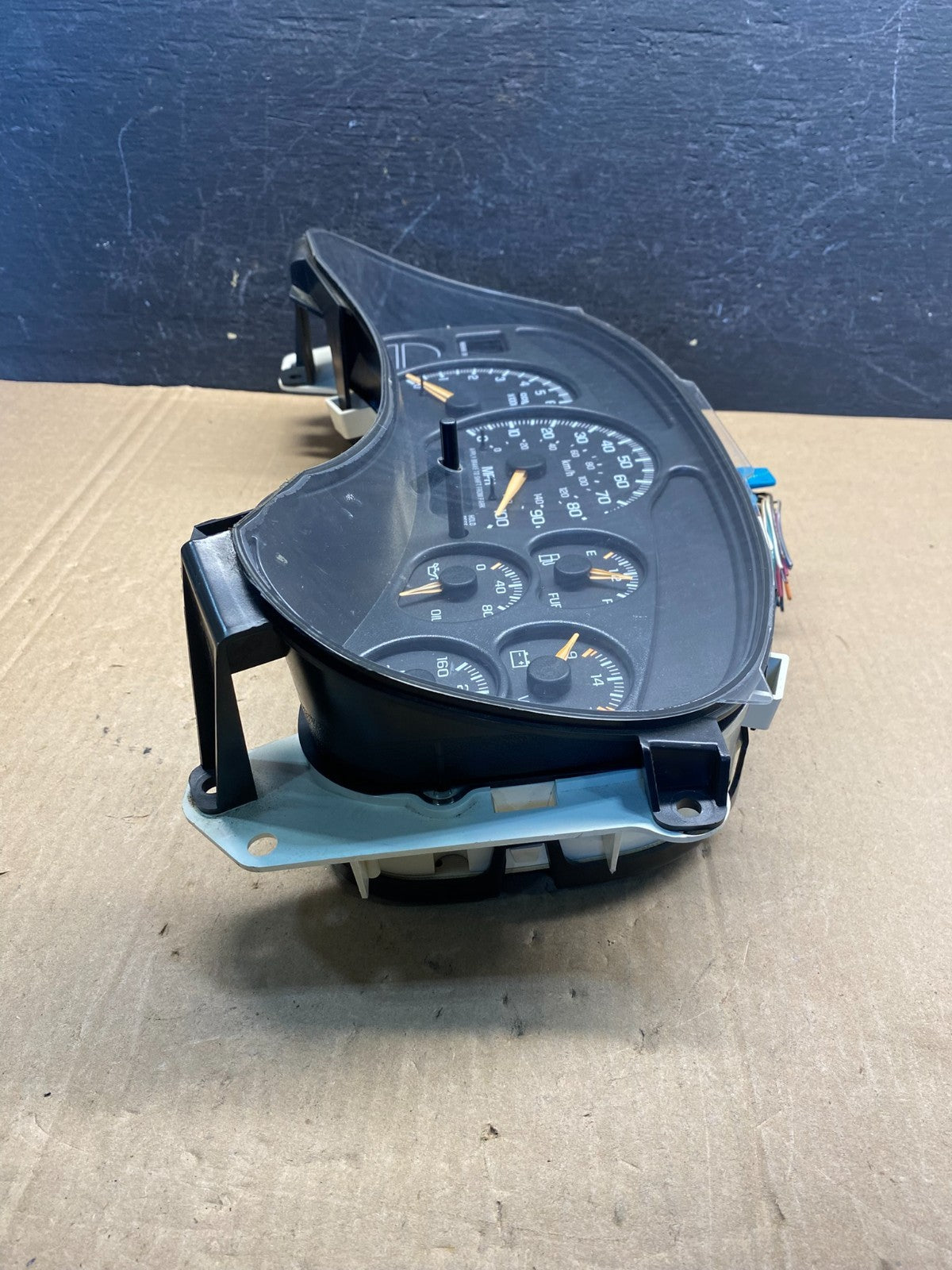 2002 GMC Yukon Speedometer Cluster Gauge AE7571 DG2
