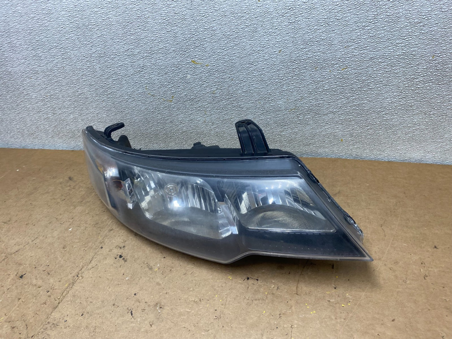 2010 to 2013 Kia Forte Koup Right Passenger RH Halogen Headlight OEM X6931 GD1