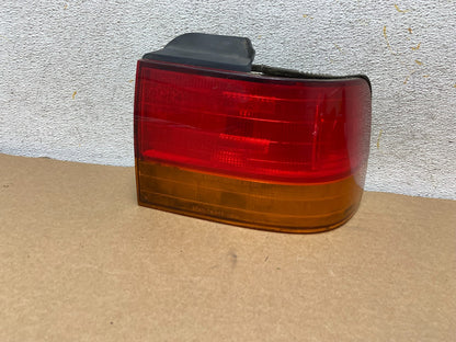 1992 to 1993 Honda Accord Right Passenger RH Side Tail Light AH4406 DW0