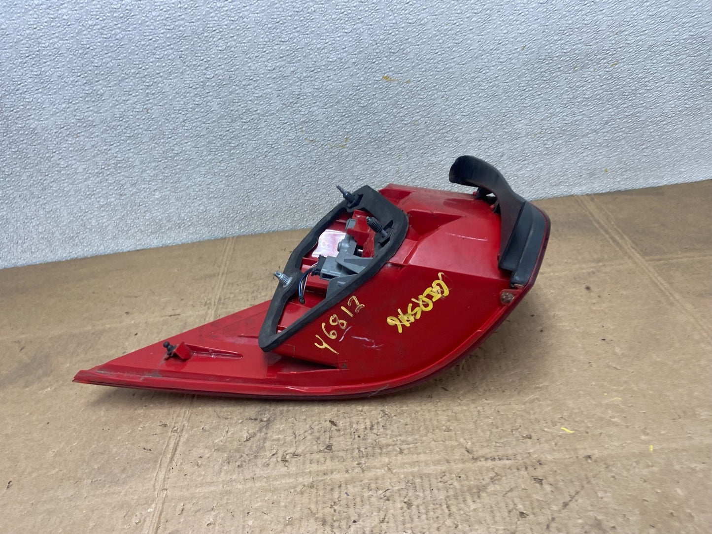 2010-2014 Volkswagen Golf MK6 Wagon Right Passenger Side Tail Light OEM Y6812 DW6