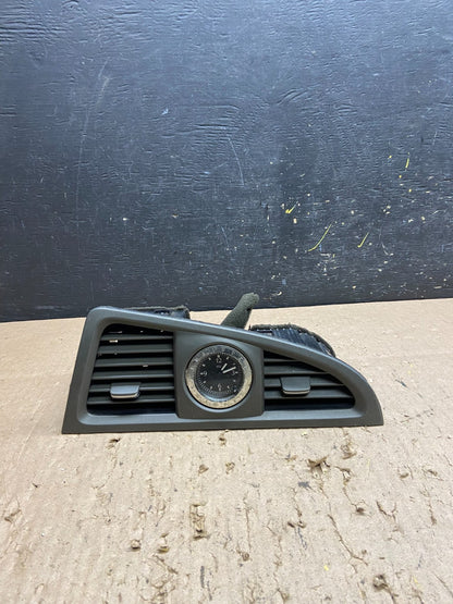 2001-2004 Nissan Pathfinder Center Console Air Vent T6258 DG0