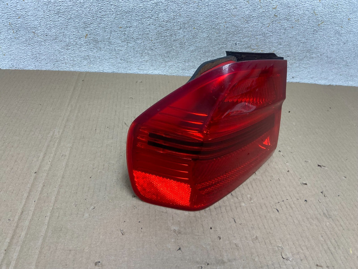 2006 2007 2008 BMW 328i 3 Series Left Driver Lh Side Tail Light AI9506 LK2