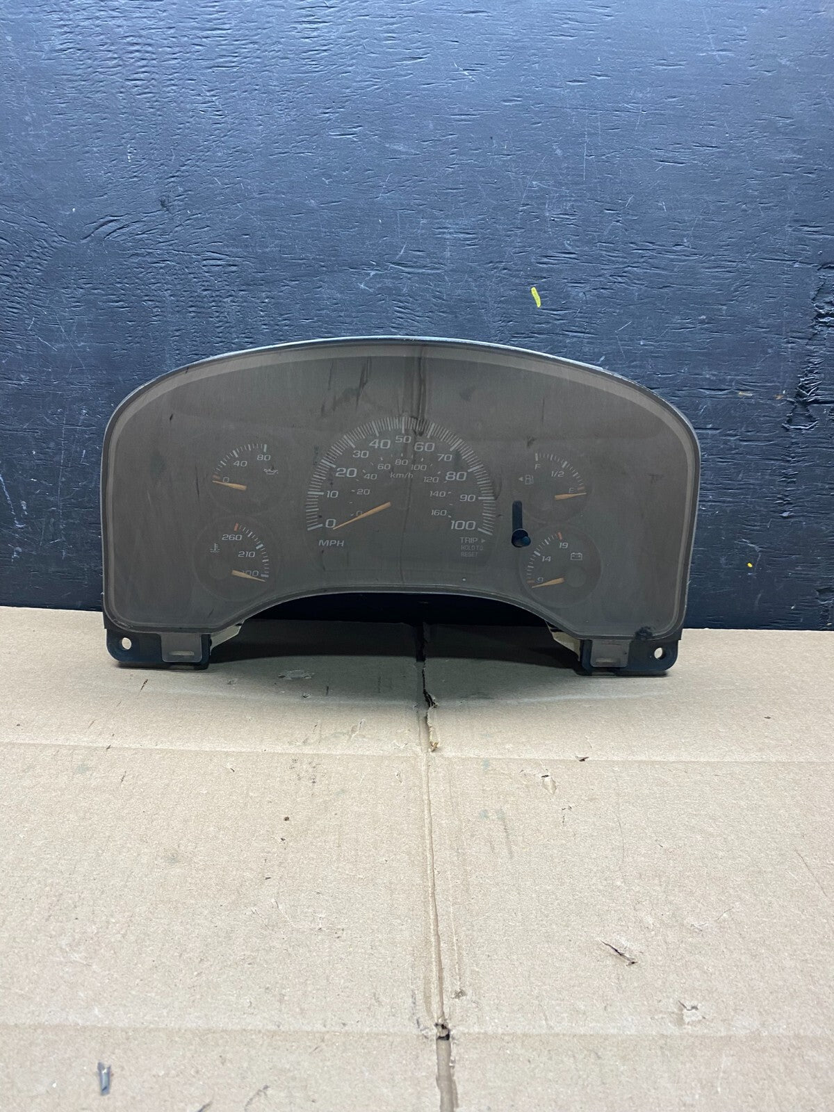 2004 to 2007 Chevrolet Express Speedometer Cluster Gauge L5243 PS0