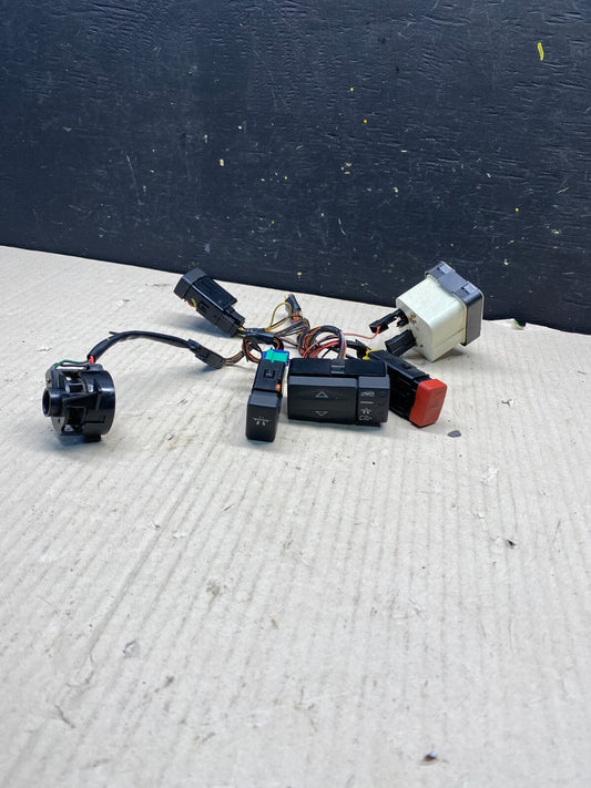1995 to 2002 Range Rover 4.6 OEM Dash Hazard Traction Fog Clock Switch O33730