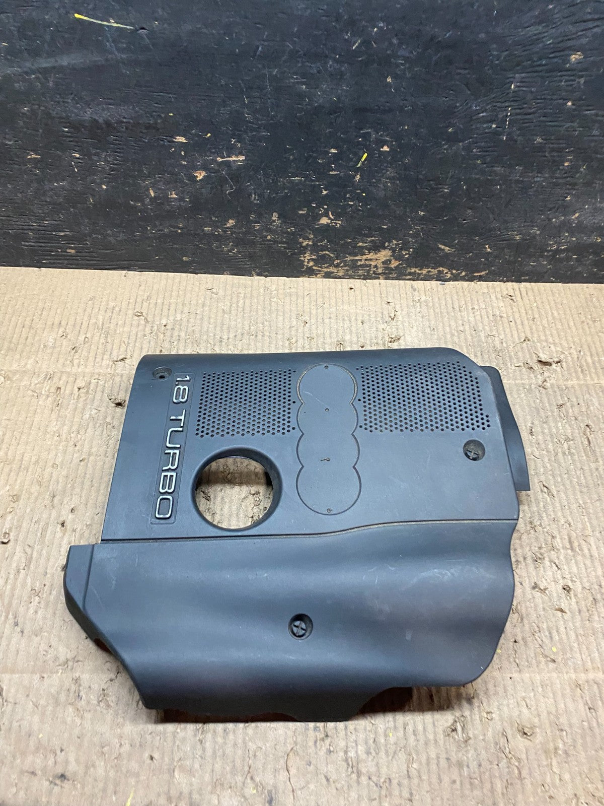 2004 to 2008 Audi  A4 1.8L Turbo Convertible Engine Cover Garnish T9913 DG3