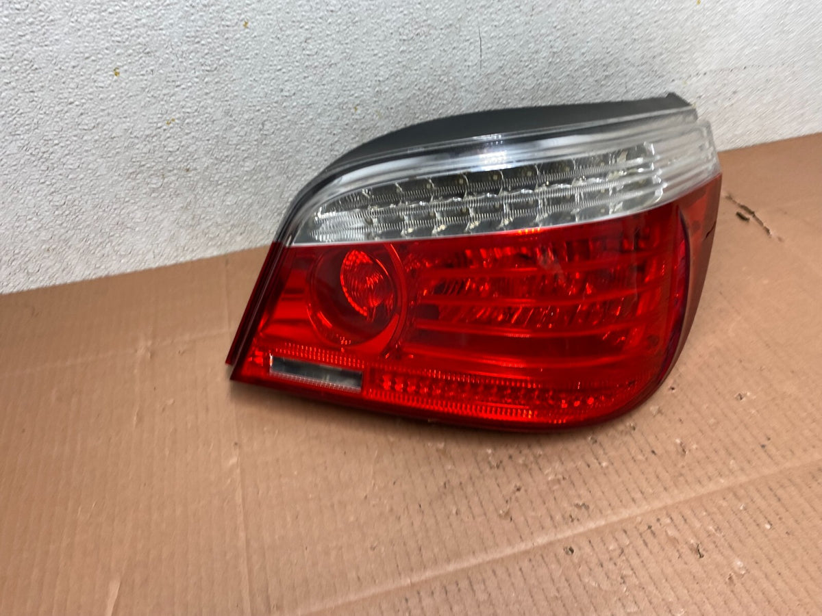 2008 2009 2010 BMW 5 525i 530i Right Passenger Rh Tail Side Light M1087 DW2