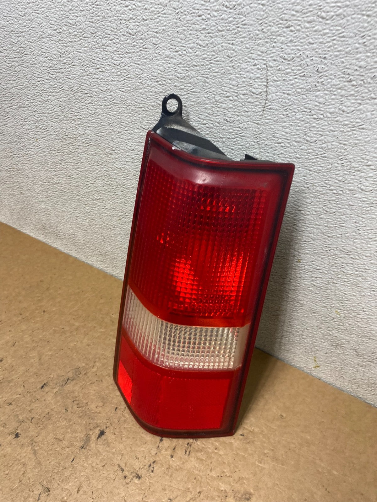 2003 to 2017 Chevrolet Express 1500 Left Driver Side Tail Light Oem S7721 DW1