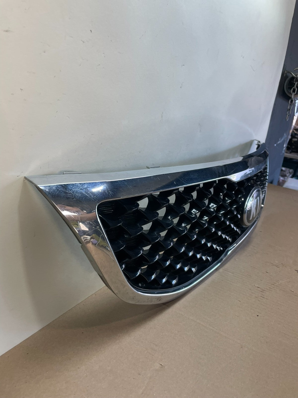 2014 Kia Sedona Front Upper Grill Grille ai0769 DG2