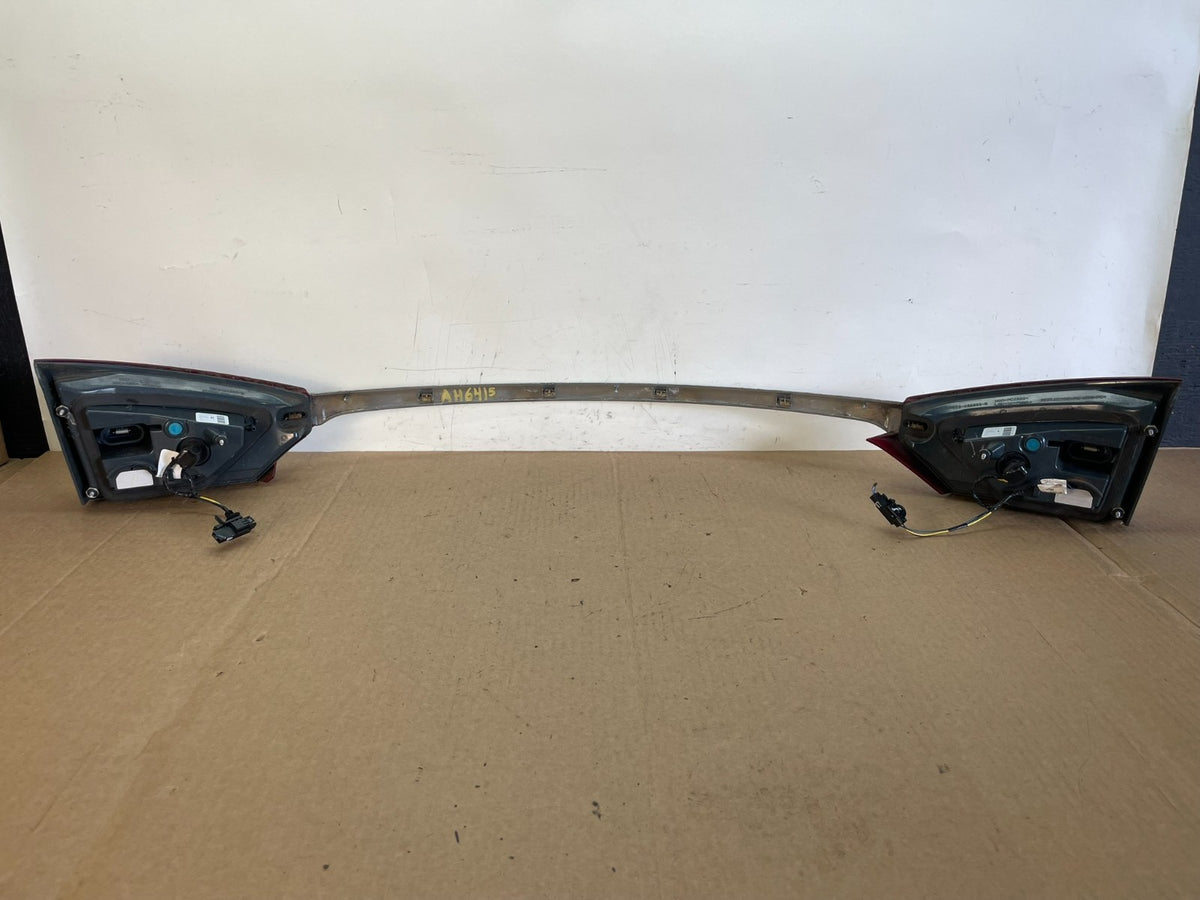 2017-2018 Ford Fusion Rear Trunk Trim Moulding Inner Tail Light ah6415 DG4