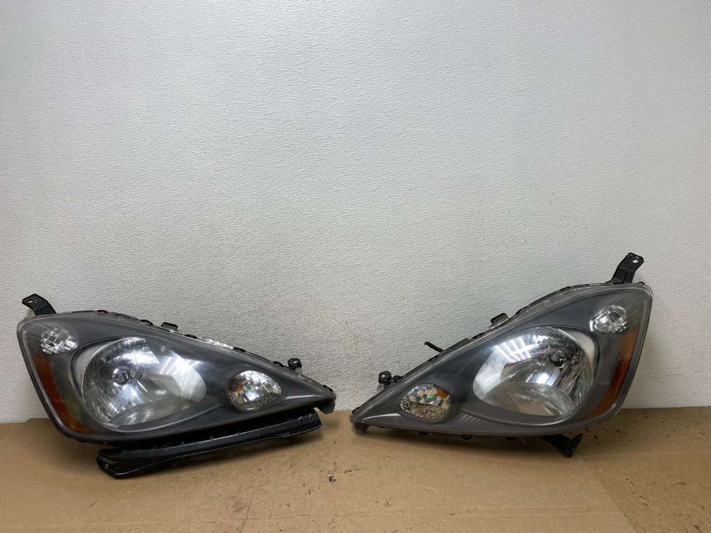 2009 to 2013 Honda Fit Left+Right Side Headlights Halogen AF5032 DW0